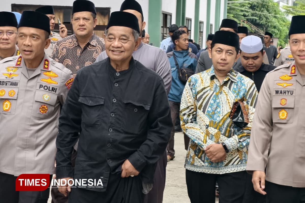 Sejukkan Suasana Ramadan, Kapolda Jabar Sambangi Ponpes Cipasung Singaparna