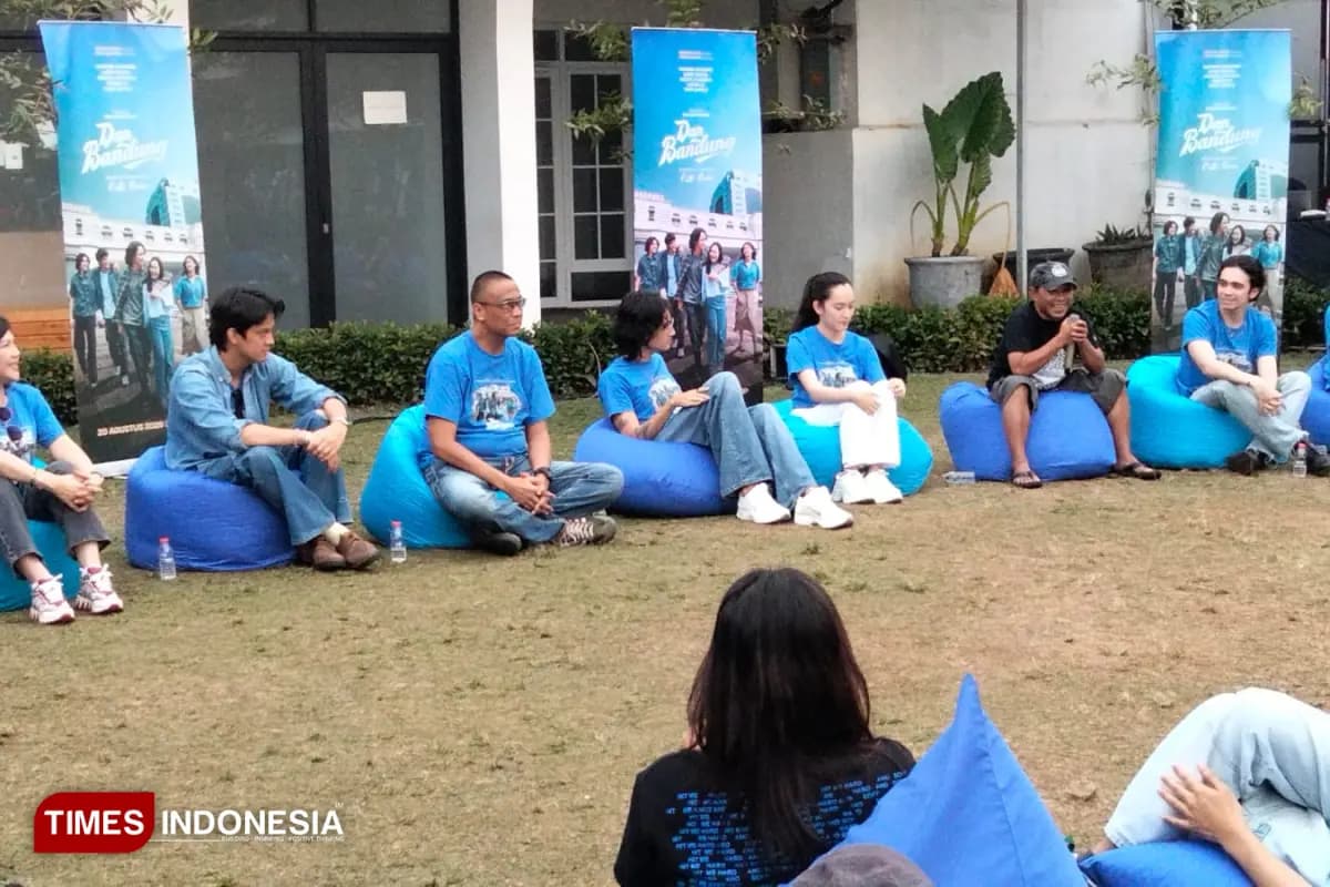 Bukan Sekadar Dilan Baru: Pidi Baiq dan Rudi Soedjarwo Bedah Luka 'Strict Parents' di Bandung